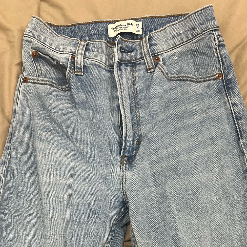 Abercrombie 90’s Slim Straight Ultra High Rise Jeans